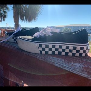 Platform checkered Vans